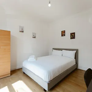 Plaistow Cosy Double - 8 Guest house