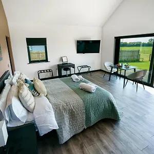 https://lough-view.belfasthotelsireland.com
